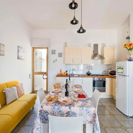 Soleya With Climate And Parking In Casa vacanze