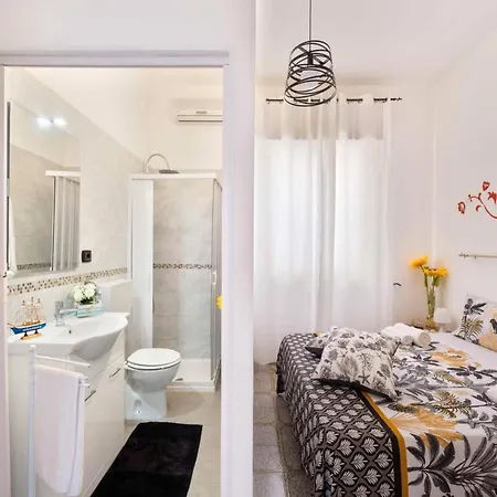 Holiday home Soleya With Climate And Parking In Torre Lapillo